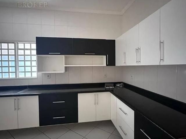 Casa venda em Região Imediata de Marília, Marília