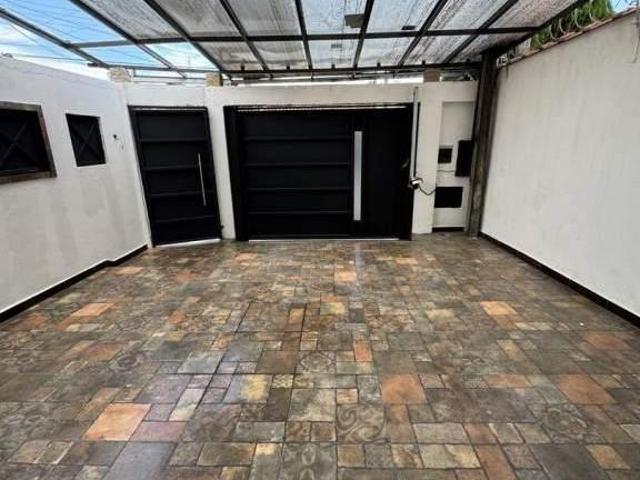 Casa venda em Região Imediata de Taubaté-Pindamonhangaba, Região Metropolitana do Vale do Paraíba e Litoral Norte