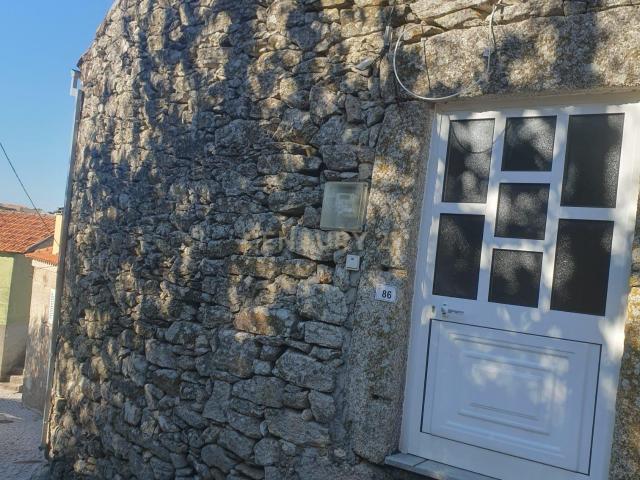 Casa venda em Póvoa de Penela, Penedono