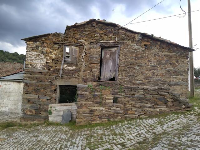 Casa venda em Veigas, Bragança