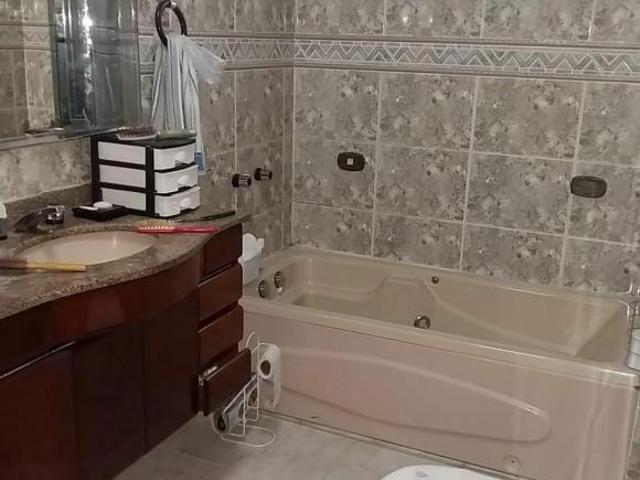 Casa venda em Região Imediata de Taubaté-Pindamonhangaba, Região Metropolitana do Vale do Paraíba e Litoral Norte