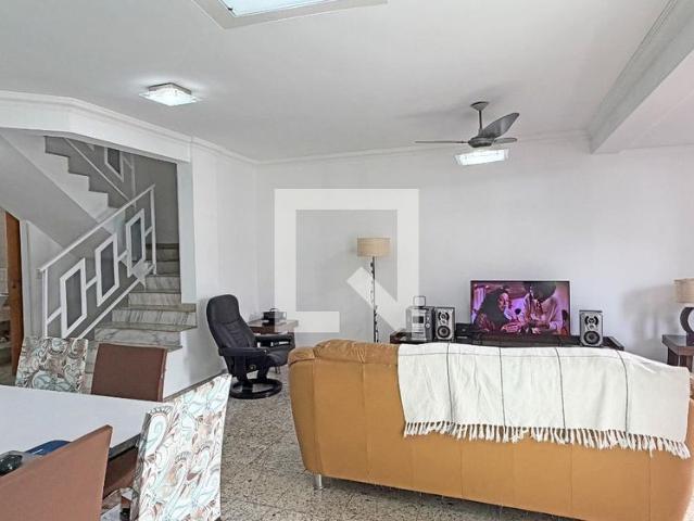 Casa aluguel em Região Imediata de Santos, Região Metropolitana da Baixada Santista
