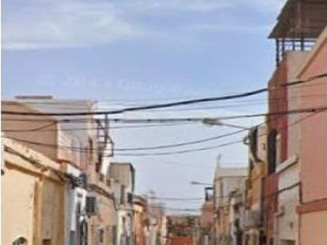 Casa en venta en La Chanca, Almería