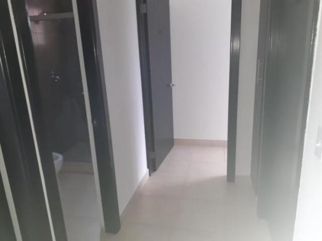 Casa en alquiler, 2 niveles, con area social, brisas del golf, 230m2 ais