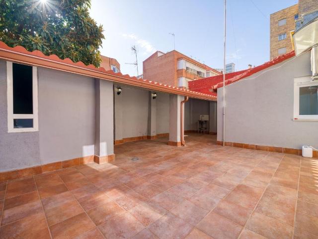 Chalet en alquiler en Carabanchel, Madrid