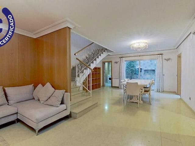 Chalet en alquiler en Chiva, València / Valencia