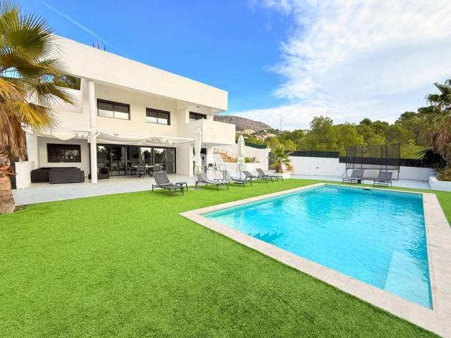 Casa en alquiler en la Marina Baixa, Valencia