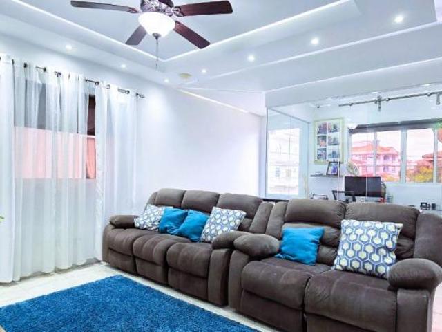 Casa en Alquiler en Amelia Denis De Icaza ALTOS DE PANAMÁ Panamá 309 m2. 4 hab