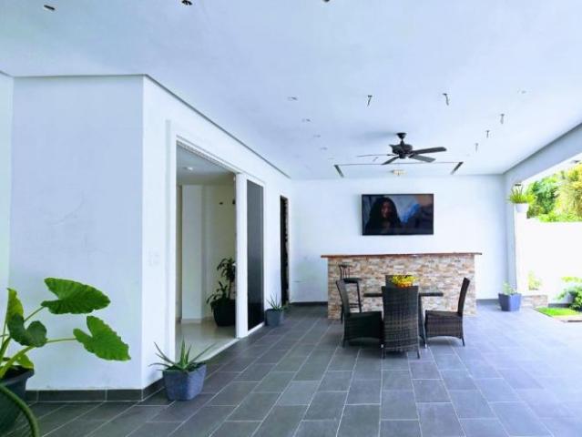 Casa en Alquiler en Amelia Denis De Icaza ALTOS DE PANAMÁ Panamá 309 m2. 4 hab