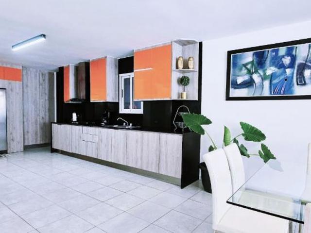 Casa en Alquiler en Amelia Denis De Icaza ALTOS DE PANAMÁ Panamá 309 m2. 4 hab