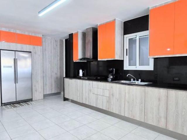 Casa en Alquiler en Amelia Denis De Icaza ALTOS DE PANAMÁ Panamá 309 m2. 4 hab