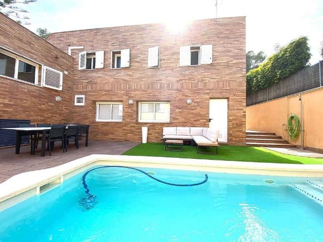 Casa en alquiler en Castelldefels, Montmar