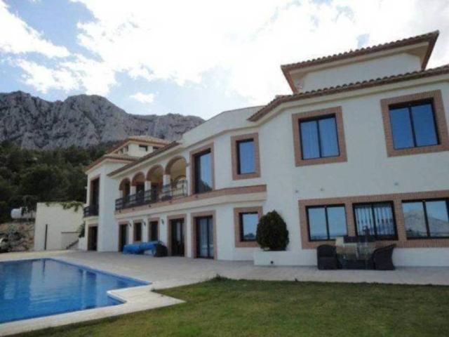 Casa en alquiler en la Marina Baixa, Valencia