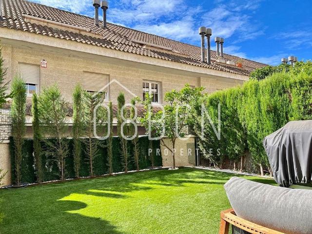 Villa en alquiler en Esplugues De Llobregat, la Mallola