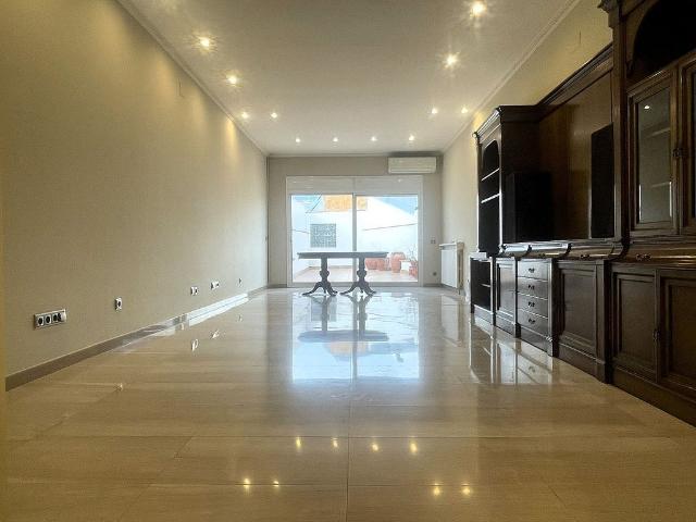 Villa en alquiler en Sabadell, Gràcia