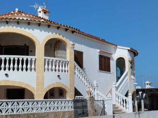 Casa en alquiler en Oliva