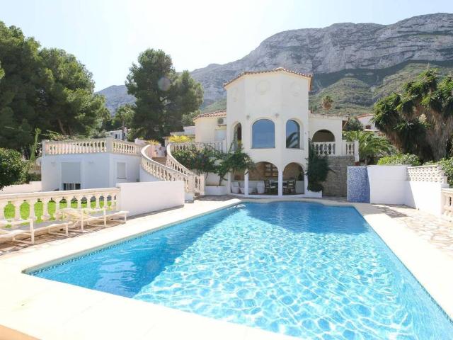 Casa en alquiler en Dénia