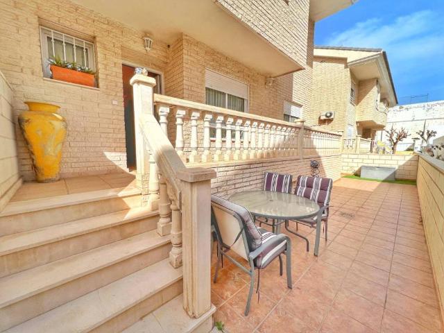 Casa en alquiler en Elda
