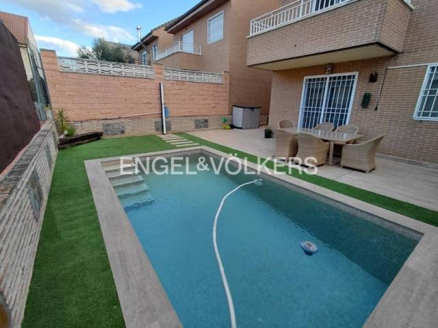 Casa en alquiler en Loeches, Madrid