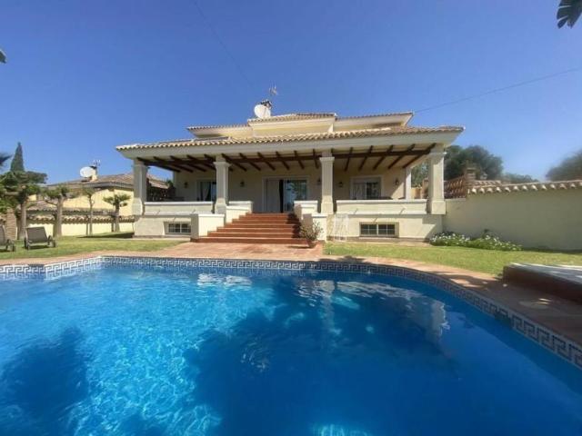 Casa en alquiler en Rícmar, Costa del Sol Occidental