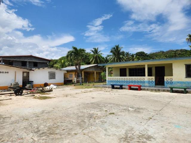 Casa en Alquiler en Nombre de Dios La Guaira Colón 78 m2. 3 hab