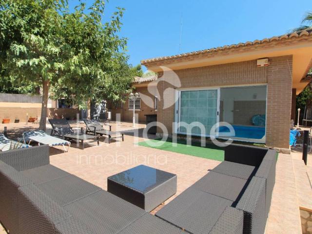 Casa en alquiler en Paterna