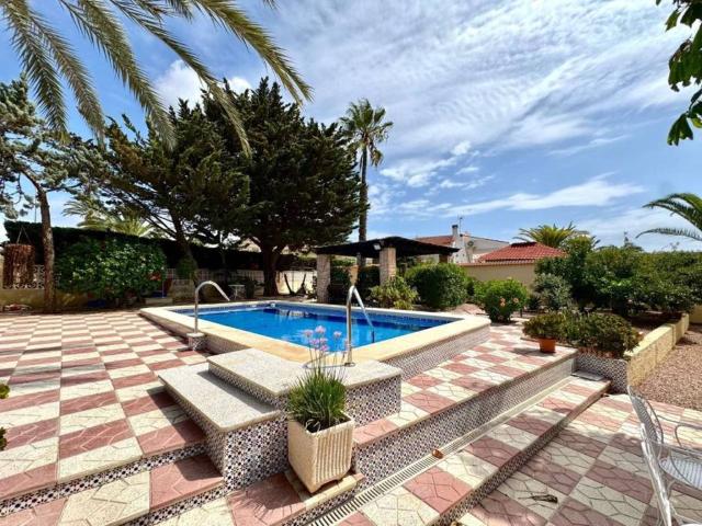 Casa en alquiler en Rojales, Valencia