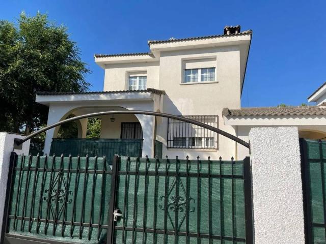 Casa en alquiler en Sevilla La Nueva