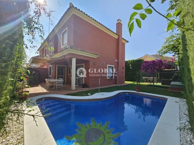 Casa en alquiler en Umbrete, Andalucía