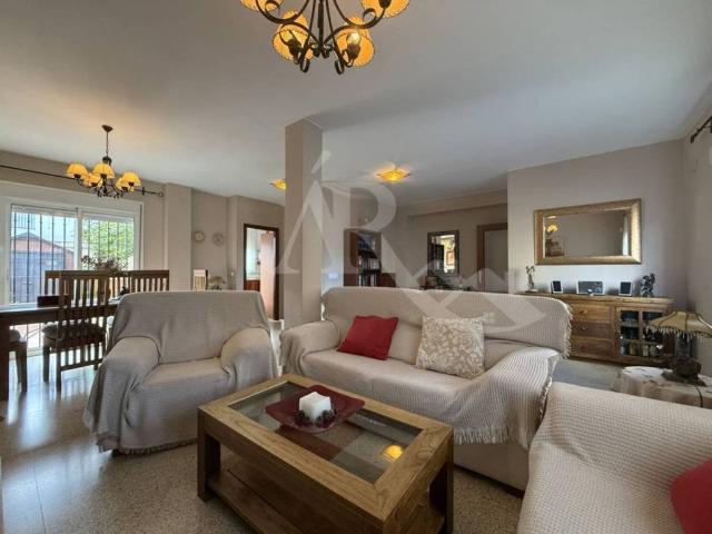 Casa en alquiler en Umbrete, Andalucía