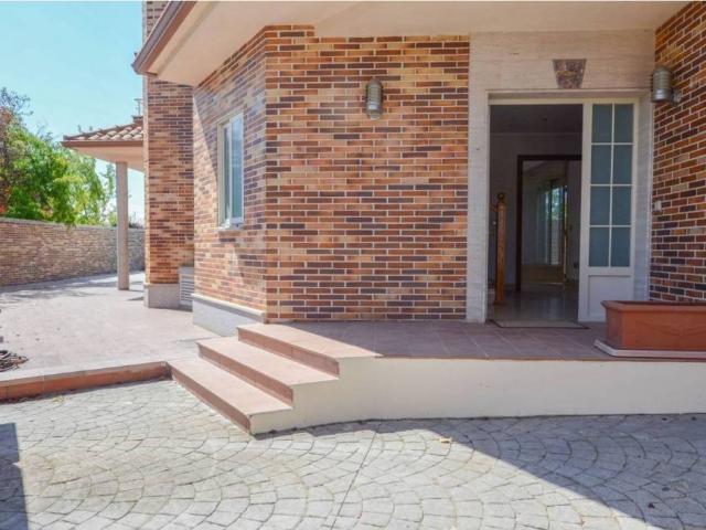 Casa en alquiler en Villanueva De La Cañada, Madrid