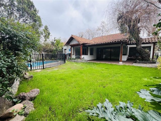 Casa en arriendo en El Rodeo, Metropolitana