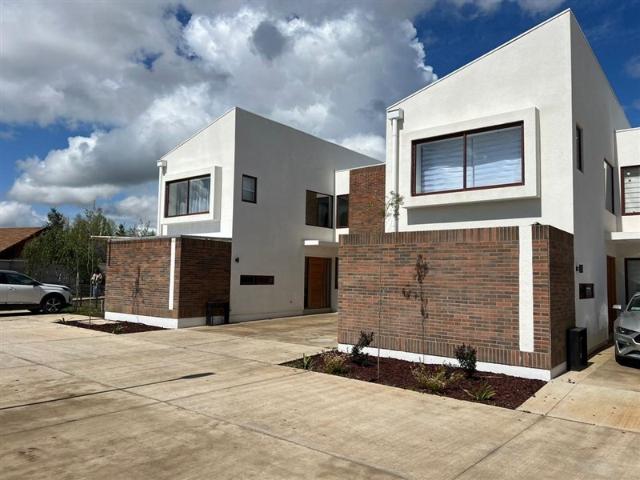Casa en arriendo en Valles del Country, Talca