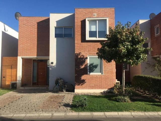 Casa en arriendo en Carampangue, Metropolitana