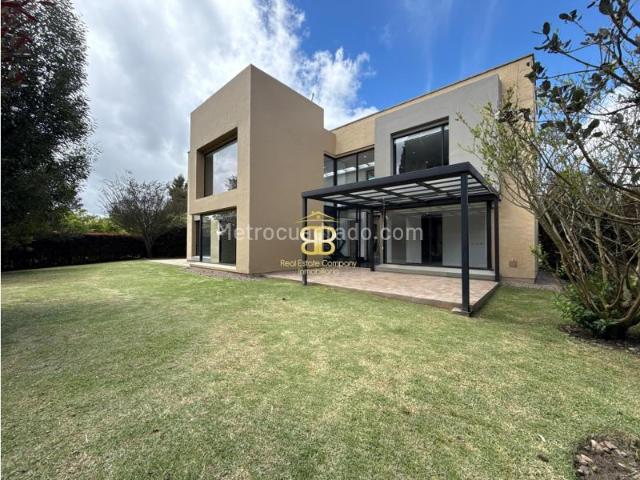 Casa en arriendo en Pueblo Viejo, Cota