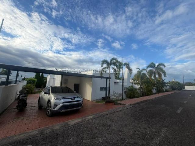 Casa en arriendo en Neiva, Huíla