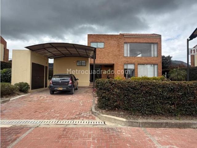 Casa en arriendo en Siberia, Cota