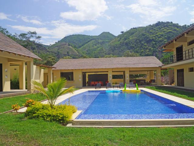 Casa En Arriendo En Apulo A29863
