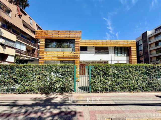 Casa en Arriendo en Av. Ricardo Lyon Av. Suecia