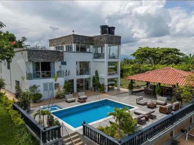 Casa en arriendo en La Bella, Calarcá