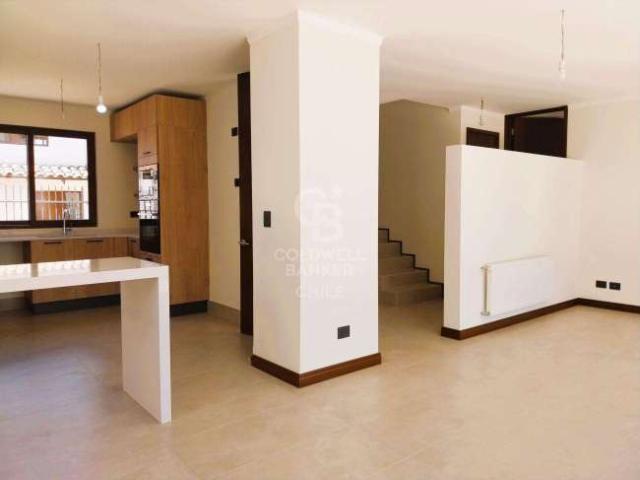 Casa en Arriendo en Colina 3 dormitorios 3 banos de 380 m