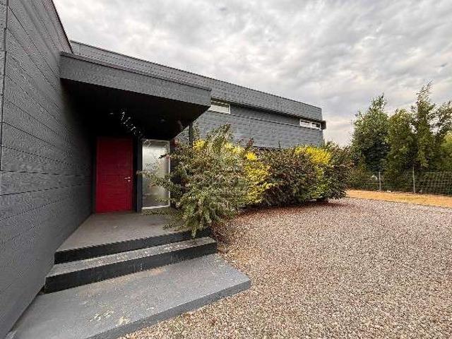 Casa en Arriendo en Colina 3 dormitorios 3 banos de 4800 m