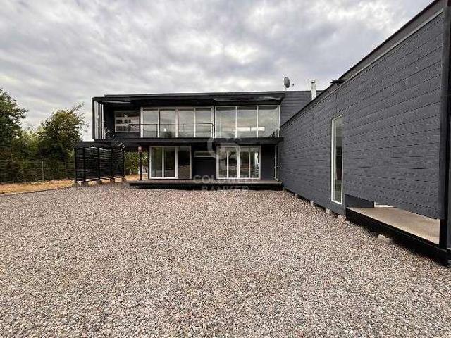 Casa en Arriendo en Colina 3 dormitorios 3 banos de 4800 m