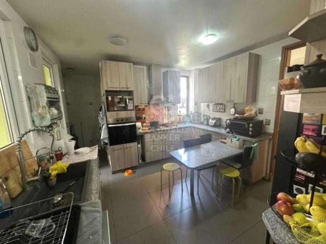 Casa en Arriendo en Colina 4 dormitorios 4 banos de 426 m