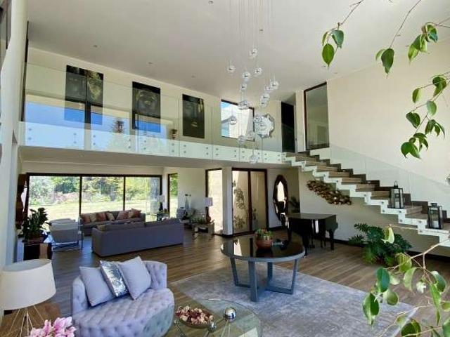 Casa en Arriendo en Colina 5 dormitorios 5 banos de 5000 m