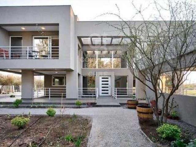 Casa en Arriendo en Colina 5 dormitorios 8 banos de 7100 m