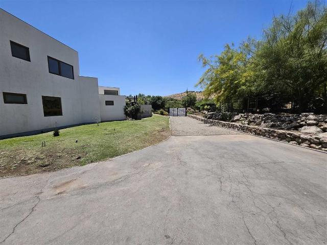 Casa en arriendo en Algarrobal, Metropolitana