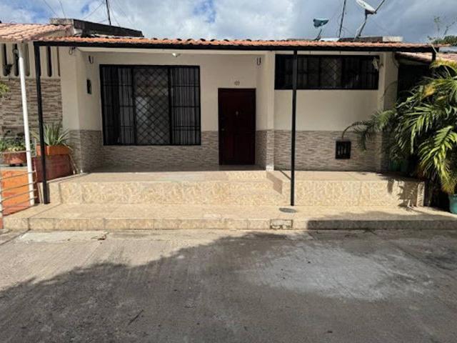 Casa en arriendo en Garzón, Huíla