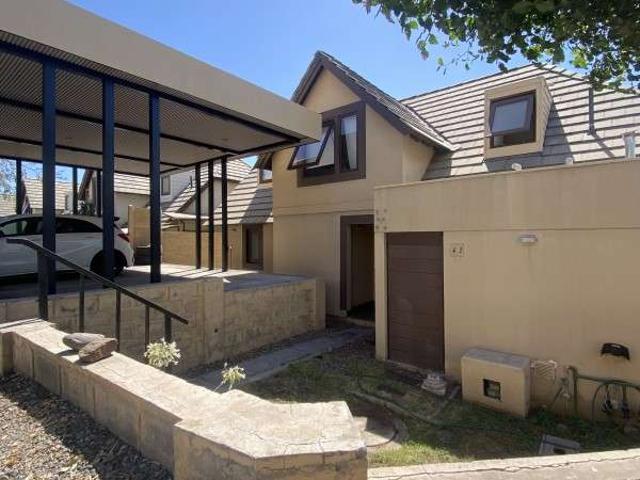 Casa en Arriendo en La Florida 4 dormitorios 3 banos de 350 m