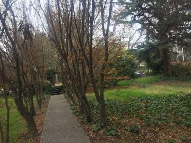 Casa en Arriendo en Las Condes 6 dormitorios 4 banos de 2000 m